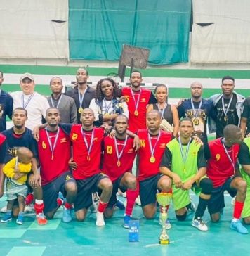 Petromoc vence Torneio de Abertura em futsal